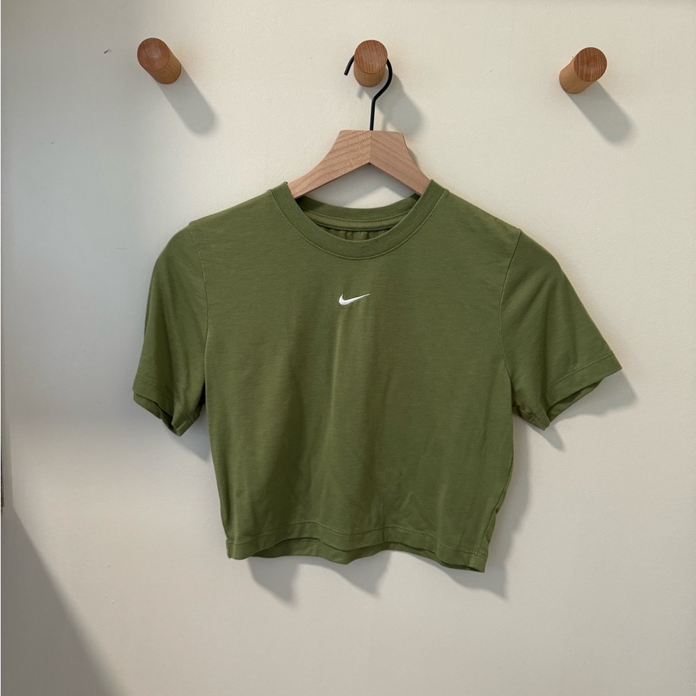Nike crop tee